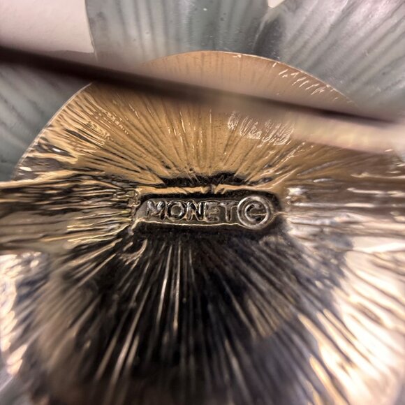 Monet Womens Black Metal Floral Brooch With Faux Pearl Center Pin Elegant Gift - Picture 3 of 4